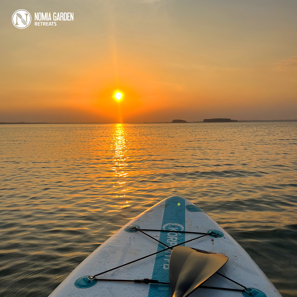 ch&egrave;o sup tr&ecirc;n hồ trị an