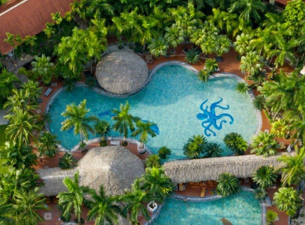 Resort l&agrave; g&igrave;?