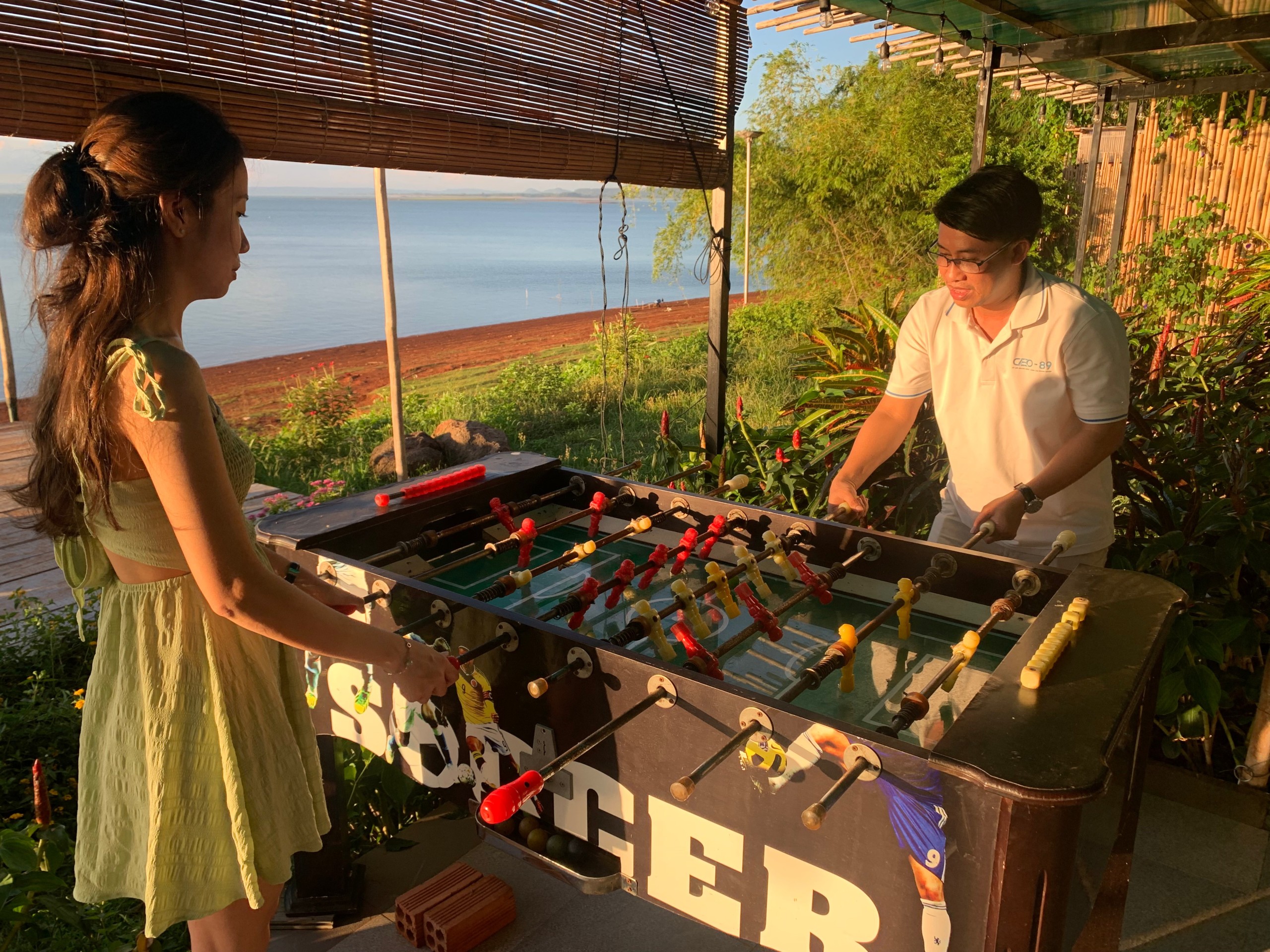 Snookball &ndash; sự kết hợp giữa b&oacute;ng đ&aacute; v&agrave; bi-a