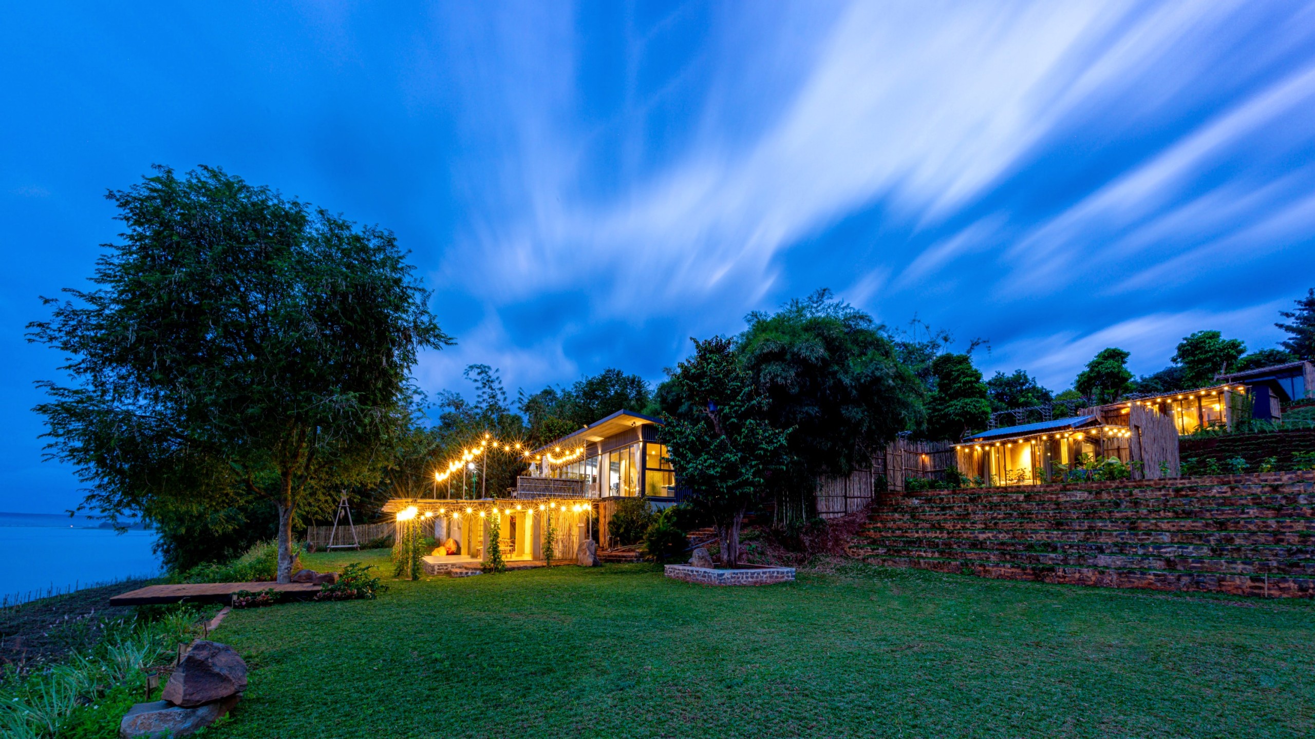 du lịch th&aacute;ng 8