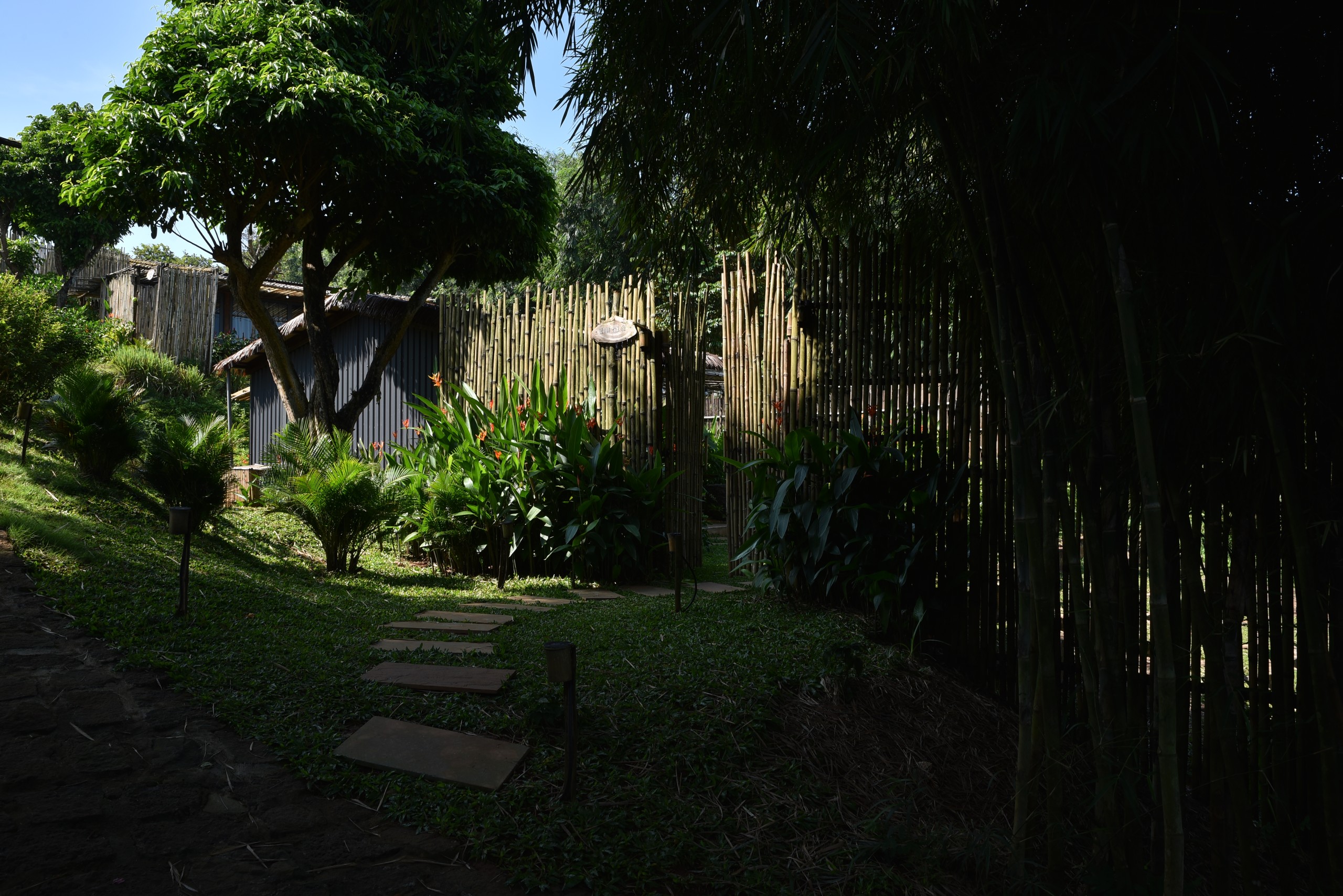 Y&ecirc;n tĩnh b&ecirc;n Bungalow